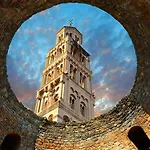 Апартаменты Leon-sara With Shaded Patio And Garden View *