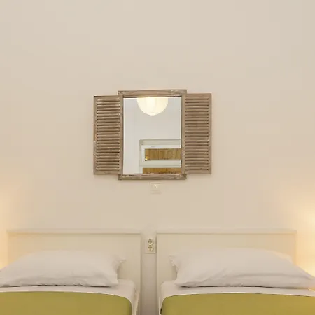 아파트 Leon-sara With Shaded Patio And Garden View 스플리트