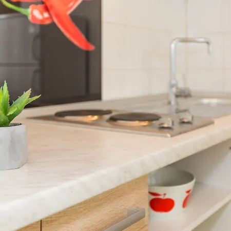 아파트 Leon-sara With Shaded Patio And Garden View 스플리트