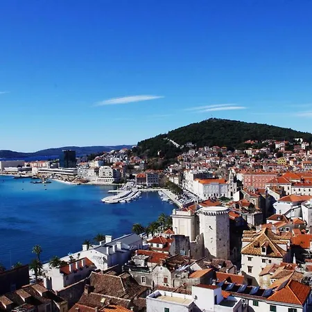 Leon-sara With Shaded Patio And Garden View דירה ספליט