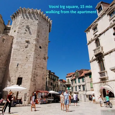 Leon-sara With Shaded Patio And Garden View דירה *