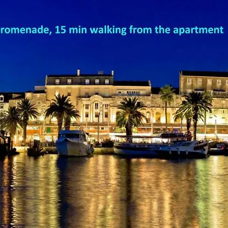 Leon-sara With Shaded Patio And Garden View