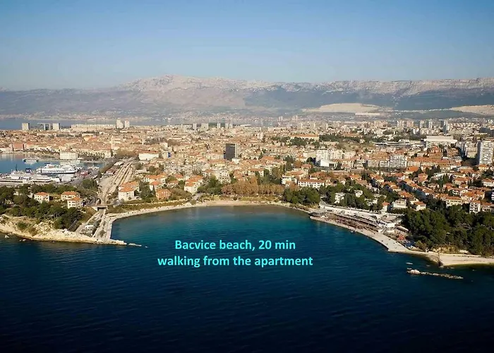 Leon-sara With Shaded Patio And Garden View Lägenhet