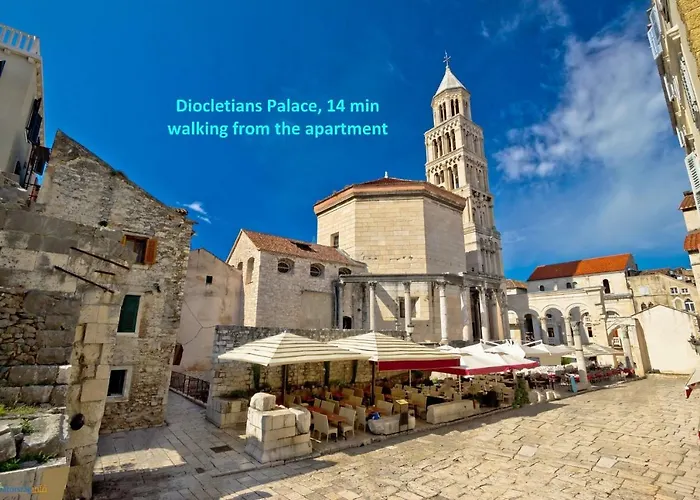 Leon-sara With Shaded Patio And Garden View Lägenhet