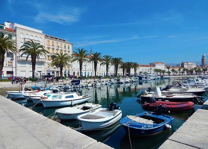Lägenhet Leon-sara With Shaded Patio And Garden View *