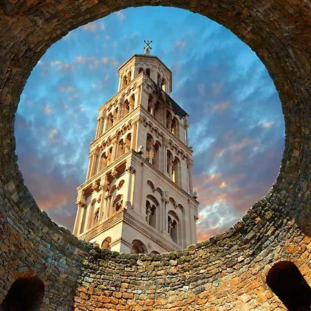 Apartment Leon-sara With Shaded Patio And Garden View *